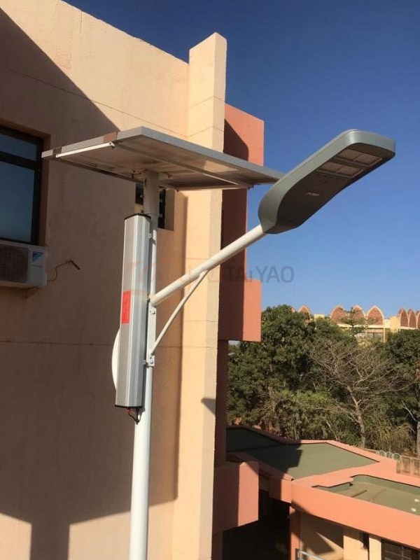 Burkina Faso - Lampadaire solaire 50 W