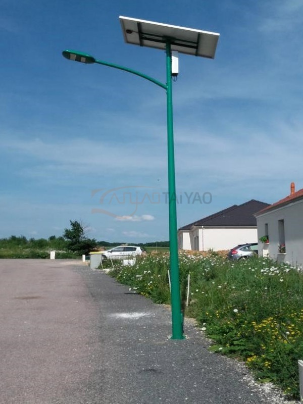 France - Lampadaire solaire 6M 40W avec batterie lithium