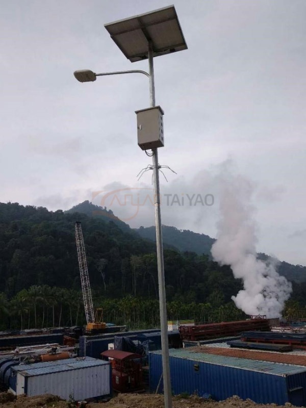 Indonésie - Lampadaire solaire 40W avec batterie gel et support anti-escalade