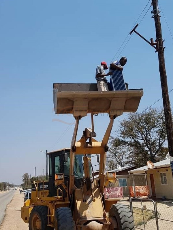 Zimbabwe - Luminaire solaire intégré 40W