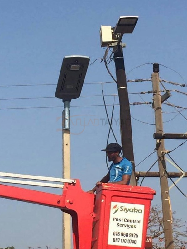 Afrique du Sud - Projet de luminaire solaire intégré 60W